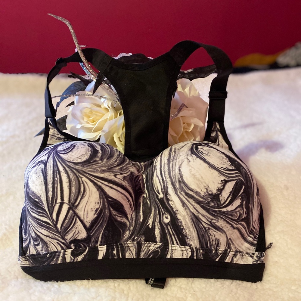 VICTORIA SPORT Incredible By Victoria’s Secret